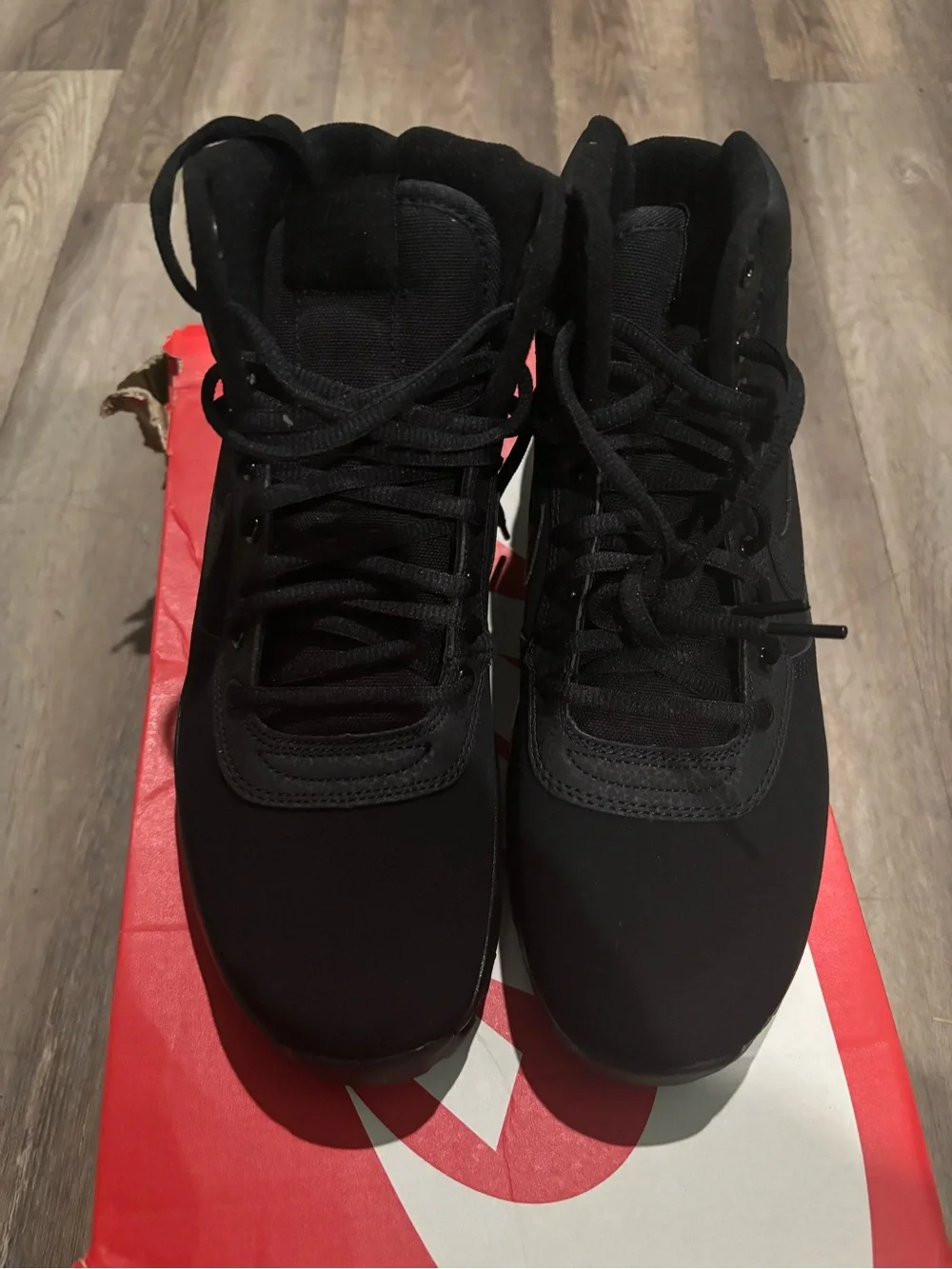 Nike Manoadome Black Mid-Top Boots